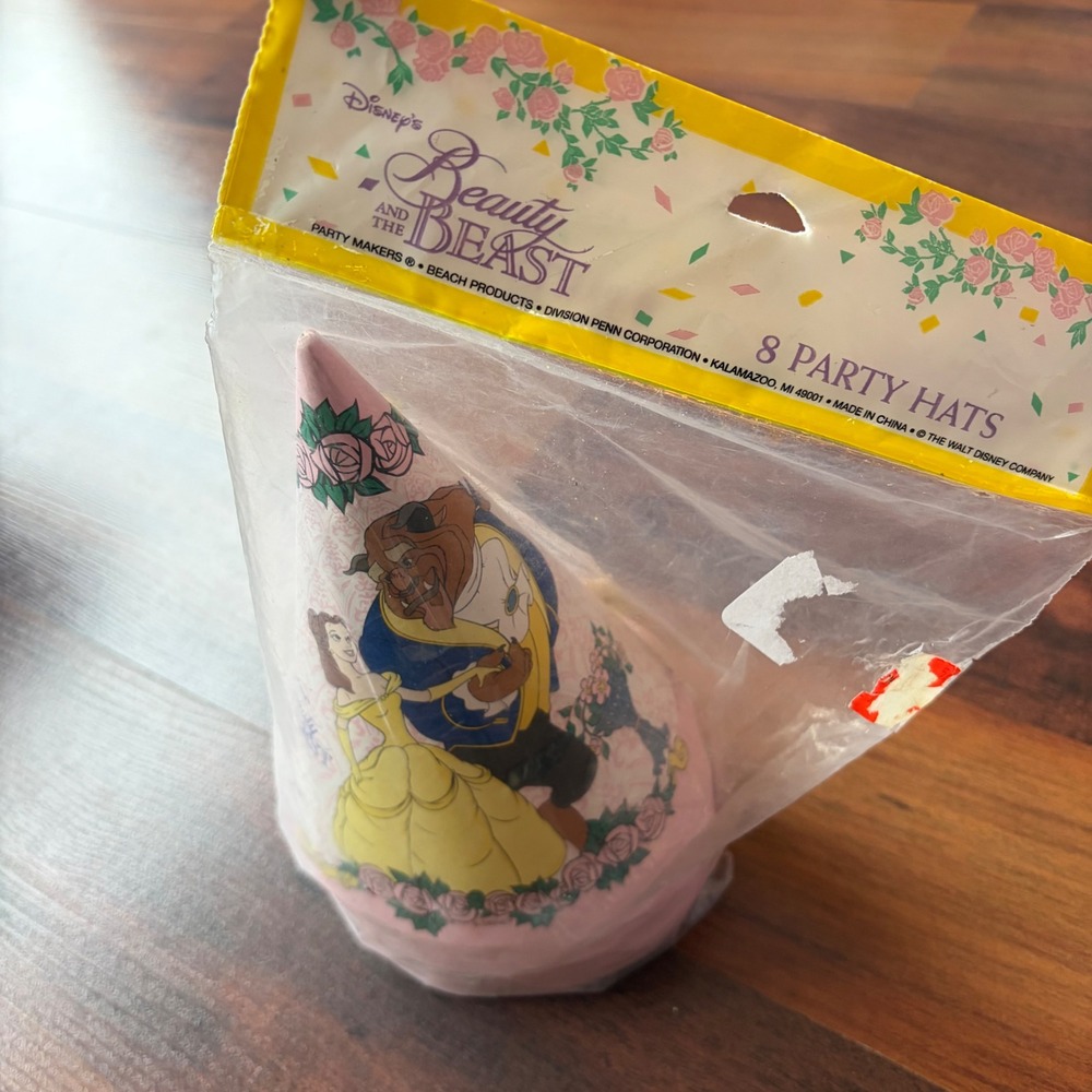 Vintage Disney Beauty and the Beast 8 Party Hats New Sealed 90s Beach Products‎